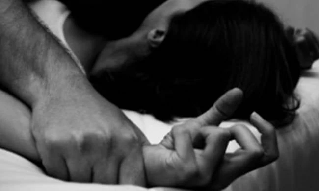 Ρόδος: Σοκάρει ο ομαδικός βιασμός σε παραλία – Οι δύο κοπέλες αναγνώρισαν έναν από τους 13 που εμπλέκονται